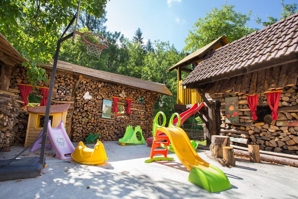 Guest House Gostisce Gacnk V Logu 체르크노 외부 사진