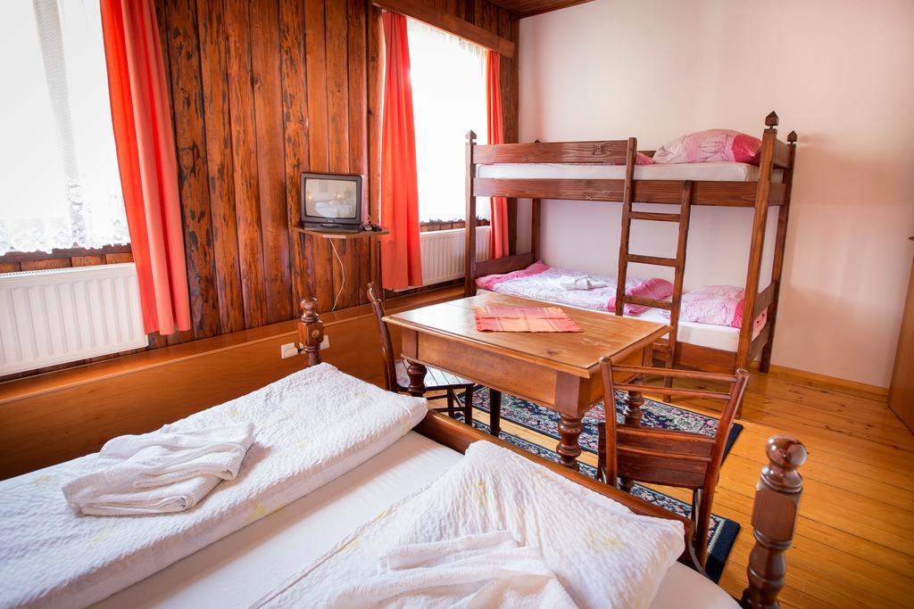 Guest House Gostisce Gacnk V Logu 체르크노 객실 사진