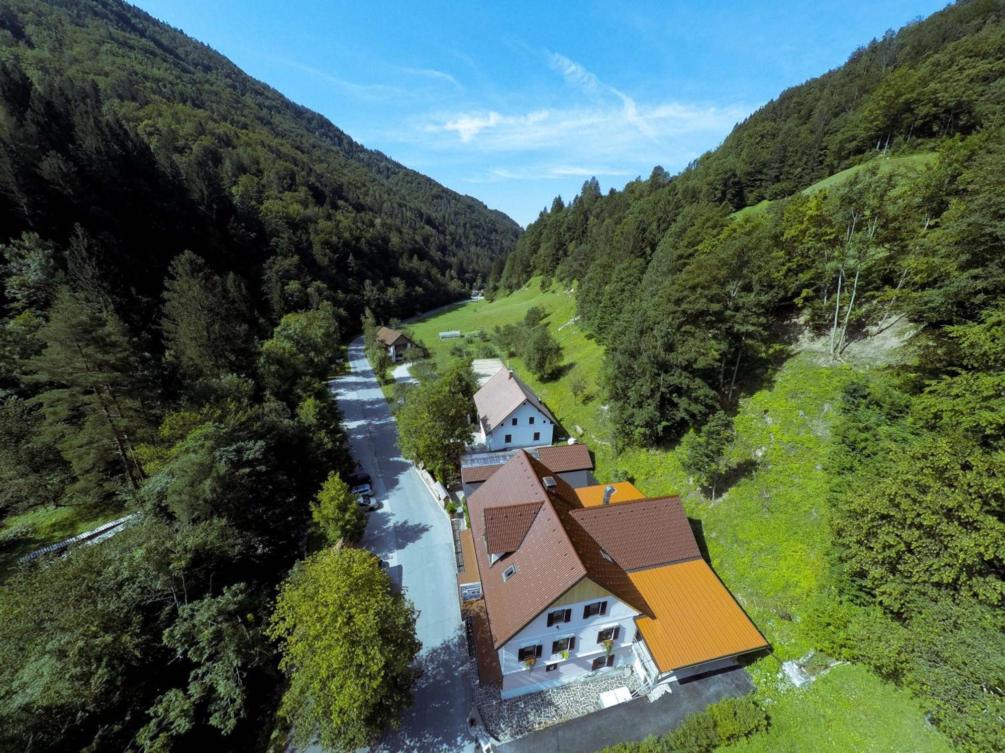 Guest House Gostisce Gacnk V Logu 체르크노 외부 사진